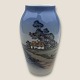 Royal 
Copenhagen, 
Vase mit 
Landschaftsmotiv 
Nr. 2887/88A, 
13 cm hoch, 8 
cm Durchmesser, 
1. ...