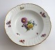 Royal Copenhagen. Sächsische Blume. Tiefer Dessertteller. Modell Nr. 1616. 
Durchmesser 22 cm. Vor 1923 hergestellt.