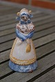 Hjorth Figur 
aus L. Hjorth 
Keramik 
Bornholm. 
Schön Figur 
von Frau im 
Anzug. 
Marke: 
L.Hjorth ...