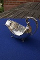 Sauciere auf 4 
Beinen aus 830 
Silber