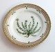 Royal 
Copenhagen 
Flora Danica. 
Kuchenteller. 
Entwurf # 3552. 
Durchmesser 14 
cm. (1 Wahl). 
Sagina ...