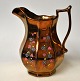 Lustra-Kanne, 
19. 
Jahrhundert. 
England. Mit 
Emaille-
Dekorationen 
mit Blumen. H.: 
14 ...
