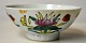Chinesische 
Porzellanschale, 
19. 
Jahrhundert. 
Handbemalte 
Dekorationen 
mit Blumen. 
Gestempelt. ...