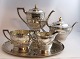 Michelsen. 
Sterling 
Kaffee- und 
Teeservice 
(925). 5 Teile. 
Bestehend aus: 
Kaffeekanne, 
Teekanne, ...