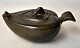 Andersen, Just 
(1884 - 1943) 
Dänemark. 
Öllampe. D 
2285. 
Disco-Metal. 
Gestempelt. L. 
11 cm. H.: ...