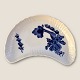 Royal 
Copenhagen, 
Geschwungene 
blaue Blume, 
Mondförmige 
Schale Nr. 
10/1713, 21 cm 
x 12,5 cm, ...