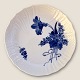 Royal 
Copenhagen, 
Geschwungene 
blaue Blume, 
Runde Schale 
Nr. 10/1645, 19 
cm Durchmesser, 
...