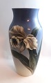 Königliches 
Kopenhagen. 
Vase mit 
Blumenmotiv. 
Modell 
2640-137. Höhe 
32 cm. (2 Wahl)