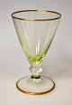 Hjortholm-Glas, 
urangrünes 
Becken, 
Weißwein, 
Holmegård, 20. 
Jahrhundert. 
Dänemark. Mit 
...