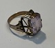 Antiker Ring 
aus 14 Karat 
Rotgold mit 
Amethyst, 19. 
Jahrhundert. 
Leicht 
gestempelt. 
Größe: 56.