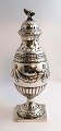Jacob Magnus 
Aage 
Steffensen. 
Silber Zucker 
castor (830). 
Höhe 22 cm