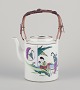 Chinese 
porcelain 
teapot.