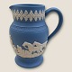 Wedgwood, 
Jasperware, 
blauer Krug, 13 
cm hoch, 11 cm 
Durchmesser 
*Guter Zustand*