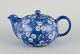 Kähler, 
Denmark.
Large 
"Marguerite" 
teapot with 
blue glaze, 
decorated with 
white ...