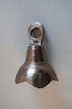 Eine alte 
kleine Glocke
Aus Messing
H: 5cm
In gutem 
Zustand, aber 
die kleine 
Metal für das 
...
