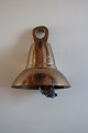 Eine alte 
kleine Glocke
Aus Messing
Mit ein 
schönem Klang
H: 5cm
In gutem 
Zustand
Sehen Sie ...