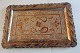 Messing Tablett 
(oder für 
Aufhängen)
H: 20cm  
B: 30,5cm
Schön 
dekoriert mit 
einer Punze  
...