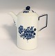 Königliches 
Kopenhagen. 
Blaue Blume. 
Kaffeekanne. 
Modell 8032. 
Höhe 21,5 cm. 
(1 Wahl)