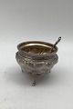 Fransk Sølv 
Saltkar + 
Saltske Måler 
Saltkar Diam 
6.5 cm (2.55 
inch) H 5.2 cm 
(2.04 inch) Ske 
7 ...