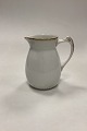 Bing and 
Grøndahl 
Hartmann Milk 
Jug No. 85. 
Measures 14.5 
cm / 5.70 in. 
Contents: 6.5 
dl / 21.97 oz.