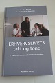 Erhvervslivets takt og tone,- fra bestyrelsesmødet 
til frokoststuen
 (se mere info på foto af bagsiden af bogen)
På Dansk
Askholms forlag
2001
Sideantal: 222
Neuwertiger
