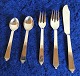 Georg Jensen Pyramide dänisch versilbert Besteck EPNS, 5-teiliges Set.