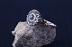 Elegant ladies' 
ring in 8 Karat 
white gold, 
stamped 333. 
...