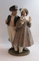 Königliches Kopenhagen. Porzellanfigur. Hans & Trine. Modell 1783. Höhe 24 cm. 
(2 Wahl)