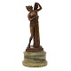 Grand Tour Souvenir i Form von einer Bronzenskulptur von Venus. Signiert "Sommer 
Napoli" um 1850. H: 30cm