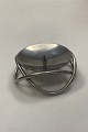Georg Jensen 
Lysestage i 
Rustfrit stål, 
til Bloklys
Diameter: 10,5 
cm / 4.13 inch