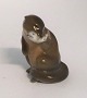 Royal 
Copenhagen. 
Porzellanfigur. 
Otter mit 
Fisch. Modell 
2333. Höhe 5,5 
cm. (1 Wahl)