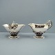 Georg Jensen 
sukker- og 
flødesæt.
Sukkerskål og 
flødekande af 
hamret sterling 
sølv #235 ...