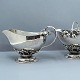 Georg Jensen 
sukker- og 
flødesæt.
Sukkerskål og 
flødekande af 
hamret sterling 
sølv #235 ...