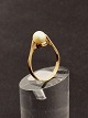 14 carat gold 
ring  with 
genuine pearl