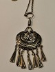 Halskette aus 
Sterlingsilber. 
Wikinger-
Ornamente. 
Hergestellt von 
Jens Johs 
Aagaard (nach 
1974, ...