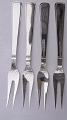 "Olympia" 
Dänisch 
Silberbesteck 
aus drei Turme 
Silber, 830er 
Silber. 
Besteck. 
Hergestelt : 
Cohr ...