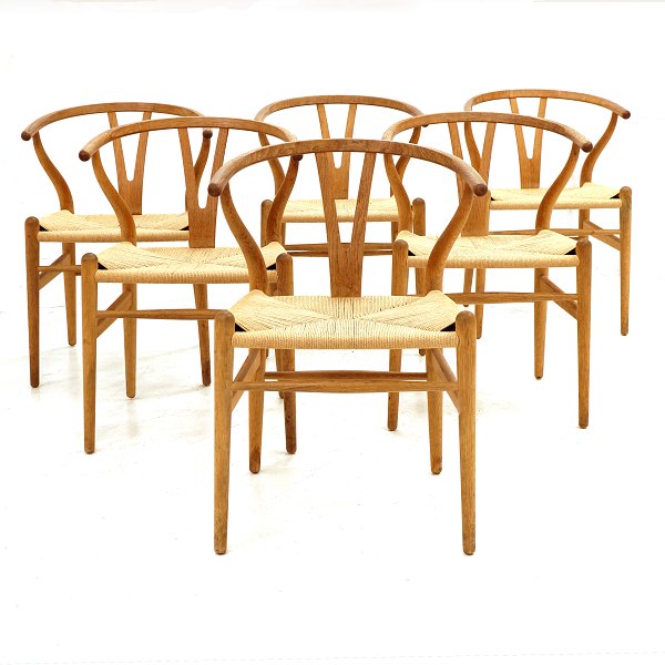 Hans J. Wegner: Set of 6 "Wishbone Chairs", oak. Nice condition