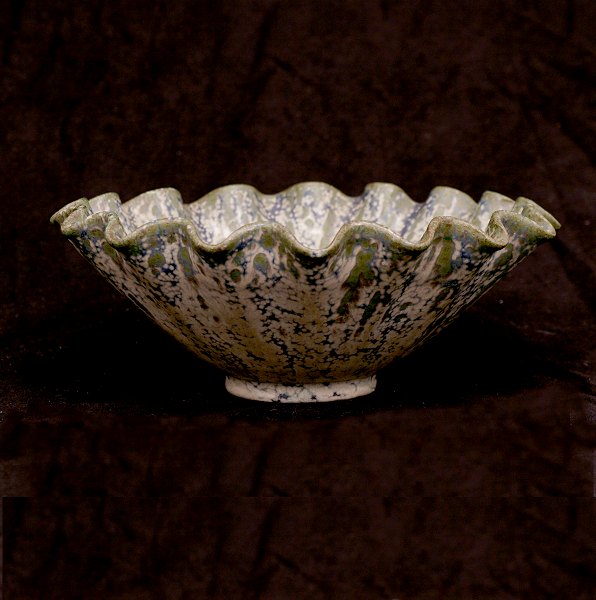 Arne Bang Schale, Keramik. signiert. #186. H: 9cm. D: 23,5cm