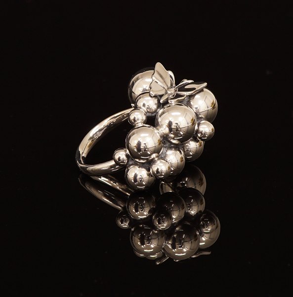 Georg Jensen: Moonlight Grape-Ring. Sterlingsilber. 2,6x3,5cm. Ringgr. 58