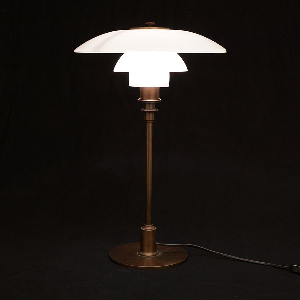 Poul Henningsen für Louis Poulsen: Tischlampe, braunpatiniert
H: 45cm