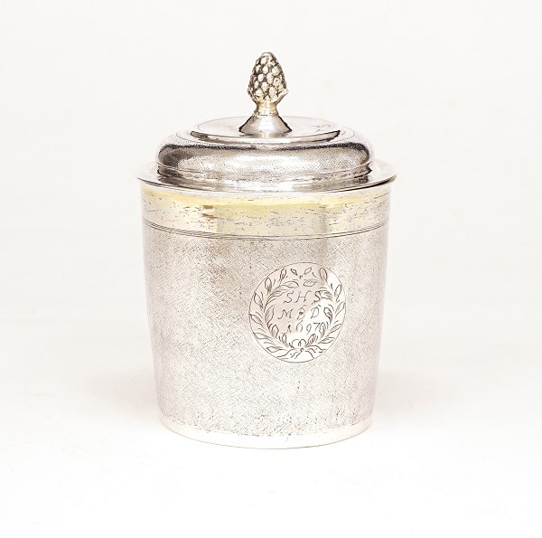 A Norwegian Baroque Silver beaker, partly gild. Made by Mouritz 
Arnholtz/Arenholdt, Larvik, Norway, Before 1688-Before 1715. H: 11,1cm. W: 184gr