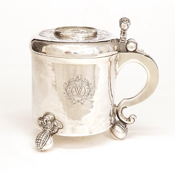 Barock Deckelhumpen aus Silber. Meister: Simon Matthiesen, Odense, 1651-97. Aus 
der Sammlung von Ole Olsen und auf seiner Auktion 1953 verkauft. H: 15,5cm. G: 
660gr