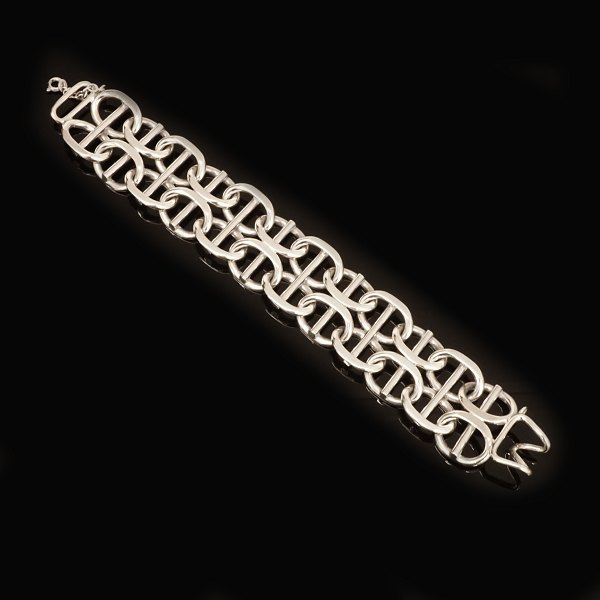 A Danish design bracelet, sterlingsilver. L: 20cm. W: 109gr