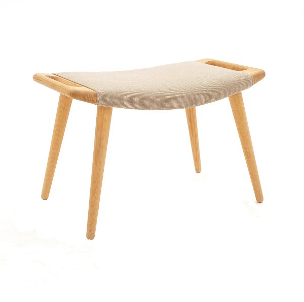 Hans J. Wegner, 1914-2007: Footstool made for the Teddy-chair. Oak. PP120