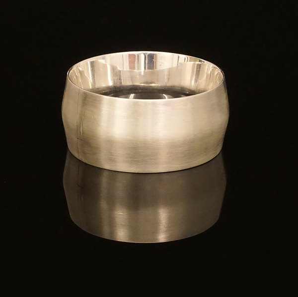 A sterling silver bangle made by Hans Hansen, Denmark. D: 6,2cm. W: 102gr