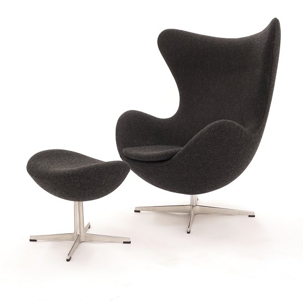 An Arne Jacobsen Egg Chair. Made by Fritz Hansen