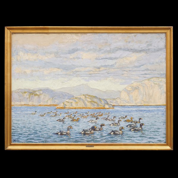 Johannes Larsen maleri. Johannes Larsen, 1867-1961, olie på lærred. 
Kongeedderfugle ud for Grønlands kyst. Signeret med monogram og dateret 1926. 
Lysmål: 93x130cm. Med ramme: 104x141cm