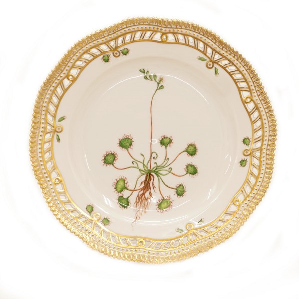 Flora Danica plate by Royal Copenhagen. #3554. D: 22,5cm