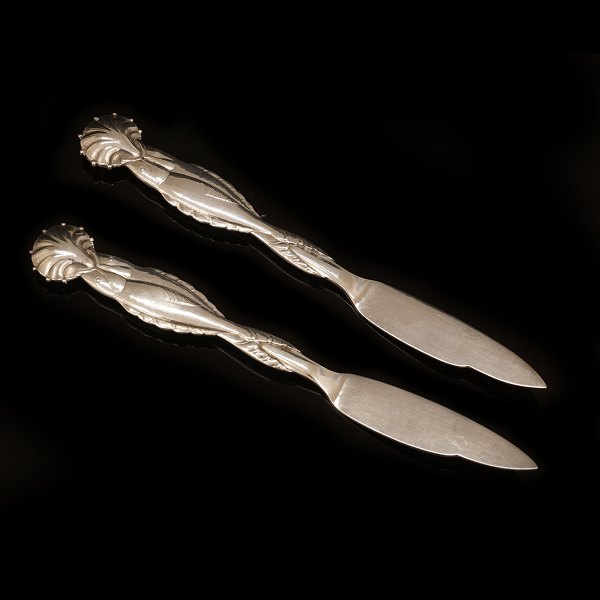 Georg Jensen No 55. Zwei Fischmesser aus Sterlingsilber. Periode 1933-44. L: 
21cm