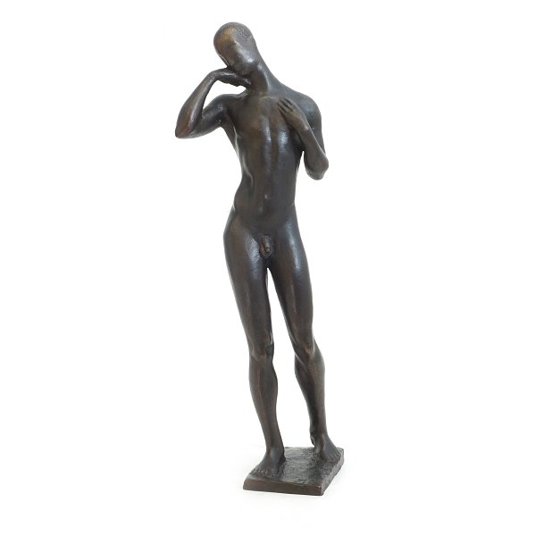 Johannes Bjerg Bronzeskulptur in Form von einem afrikanischen Mann. Signiert und 
datiert 1913. Johannes Bjerg ist einer von den bedeutesten Bildhauern Dänemarks. 
H: 48,5cm